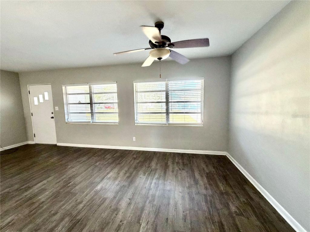 Image 9 of property listing at 1231 VANTAGE DRIVE, Orlando, FL 32806