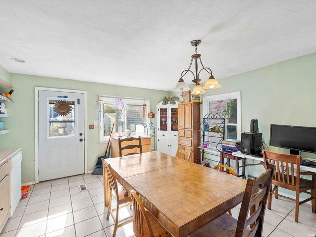 1212 S Rotherwood Avenue, Evansville, IN 47714