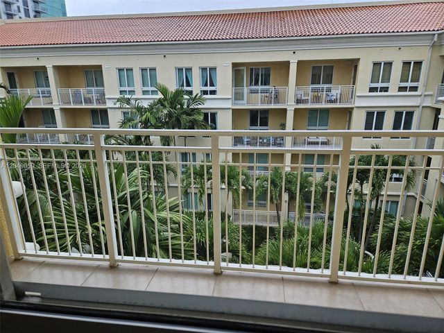 7355 SW 89th Street 722N, Miami, FL 33156