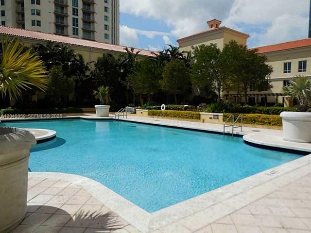 7355 SW 89th Street 722N, Miami, FL 33156