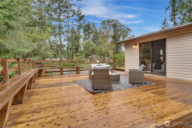 3910 82nd Avenue Ct W, University Place, WA 98466