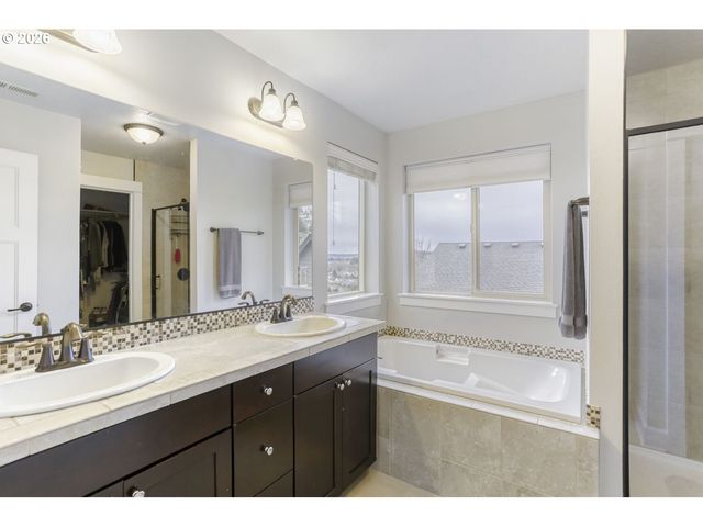 12314 Se VERLIE St, Happy Valley, OR 97086