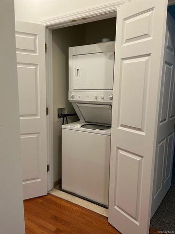 45 Autumn Drive, Plainview, NY 11803