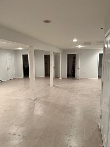 45 Autumn Drive, Plainview, NY 11803