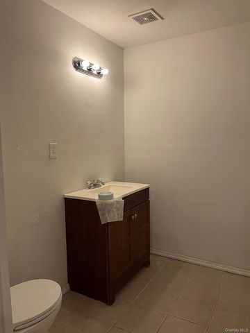 45 Autumn Drive, Plainview, NY 11803