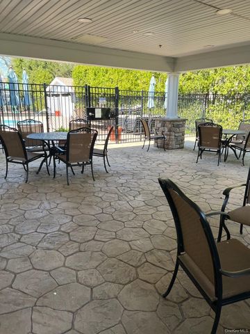 45 Autumn Drive, Plainview, NY 11803