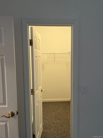 45 Autumn Drive, Plainview, NY 11803