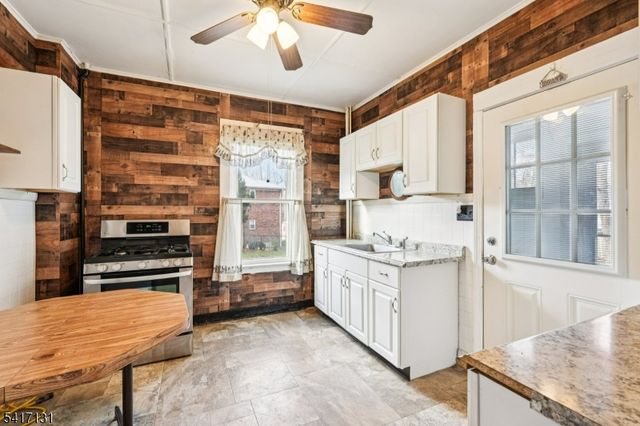 30 Willard St, Pompton Lakes Boro, NJ 07442