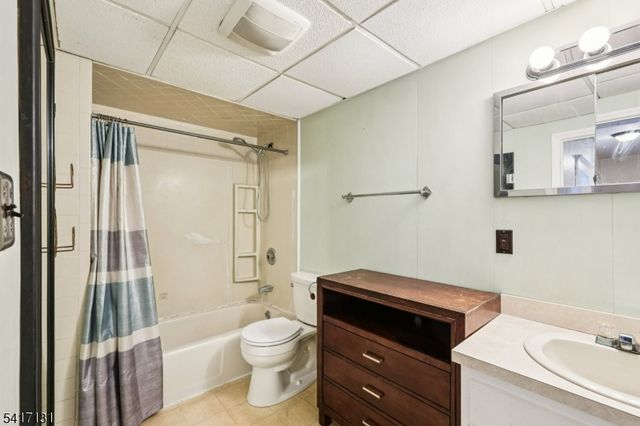 30 Willard St, Pompton Lakes Boro, NJ 07442