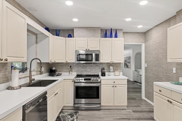 1837 UPPER COVE TERRACE, Sarasota, FL 34231