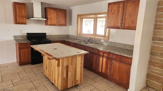 4897 Sawyer Avenue, Las Vegas, NV 89108
