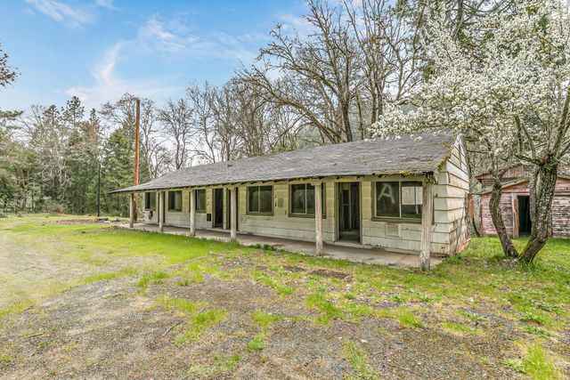 159 Bloom Road, Wolf Creek, OR 97497