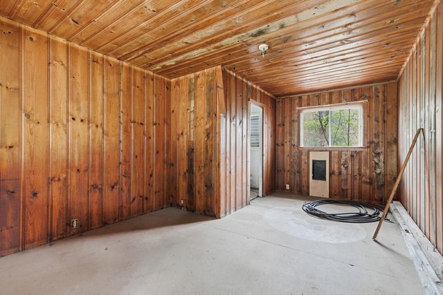 159 Bloom Road, Wolf Creek, OR 97497