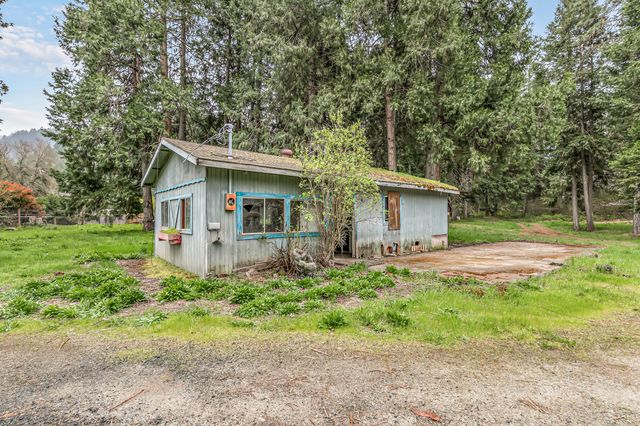 159 Bloom Road, Wolf Creek, OR 97497