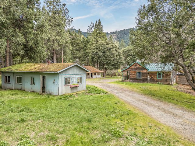 159 Bloom Road, Wolf Creek, OR 97497