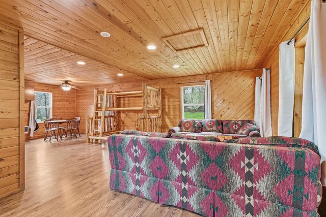 159 Bloom Road, Wolf Creek, OR 97497