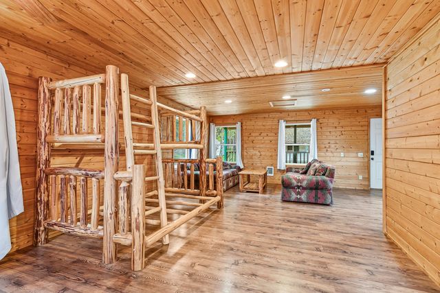 159 Bloom Road, Wolf Creek, OR 97497