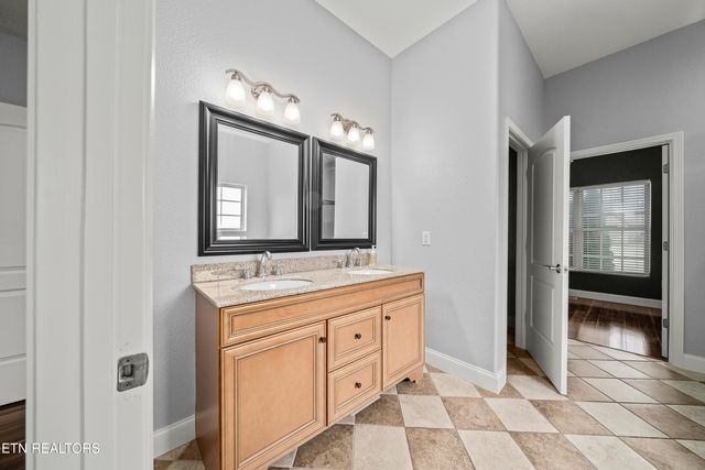 39 N Riverview Ln., Crossville, TN 38555