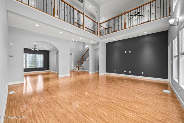 39 N Riverview Ln., Crossville, TN 38555