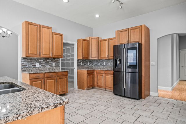 39 N Riverview Ln., Crossville, TN 38555