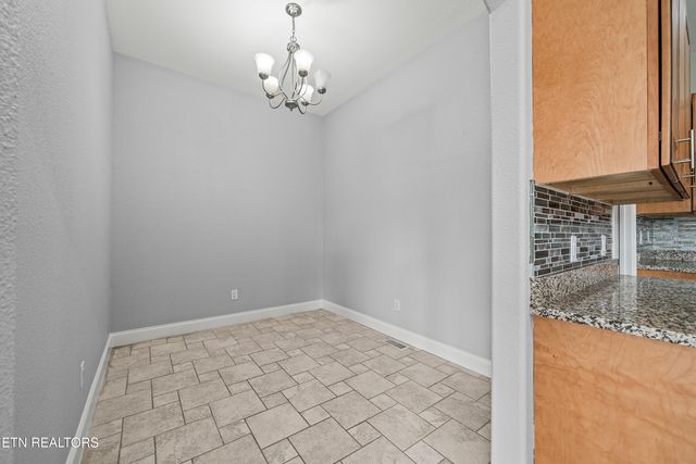 39 N Riverview Ln., Crossville, TN 38555
