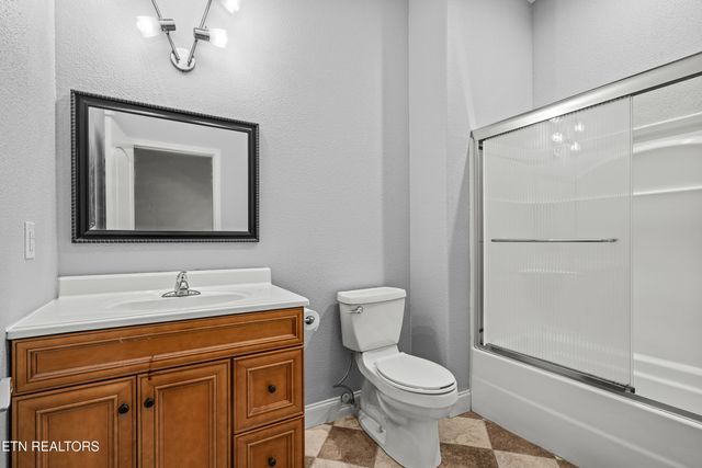 39 N Riverview Ln., Crossville, TN 38555