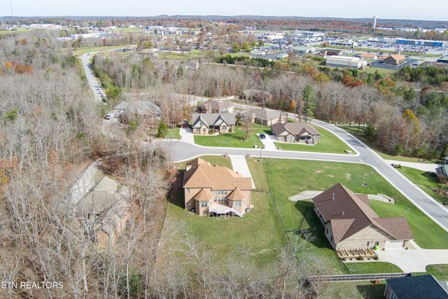 39 N Riverview Ln., Crossville, TN 38555