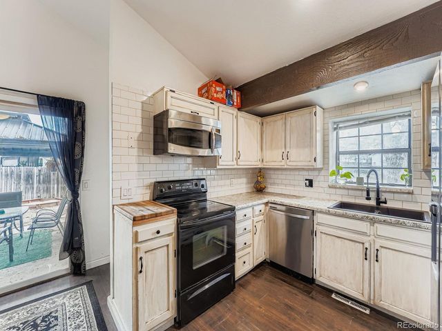 17129 E Kenyon Pl, Aurora, CO 80013