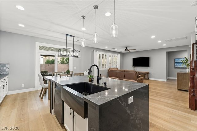 7136 Whitford Street, Las Vegas, NV 89166