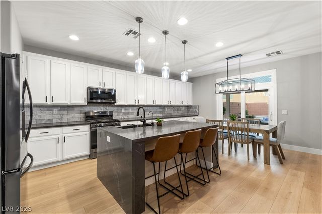 7136 Whitford Street, Las Vegas, NV 89166