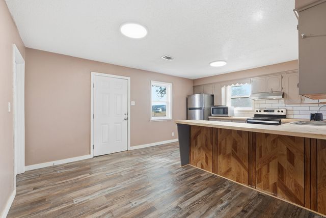 16 Eagle Valley, Conway, AR 72032