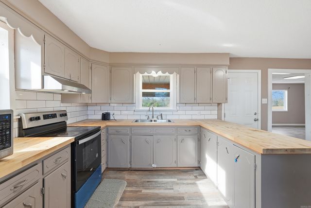 16 Eagle Valley, Conway, AR 72032