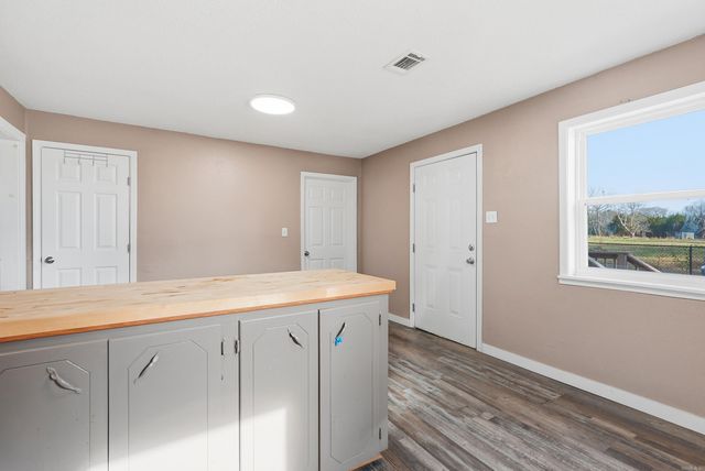 16 Eagle Valley, Conway, AR 72032