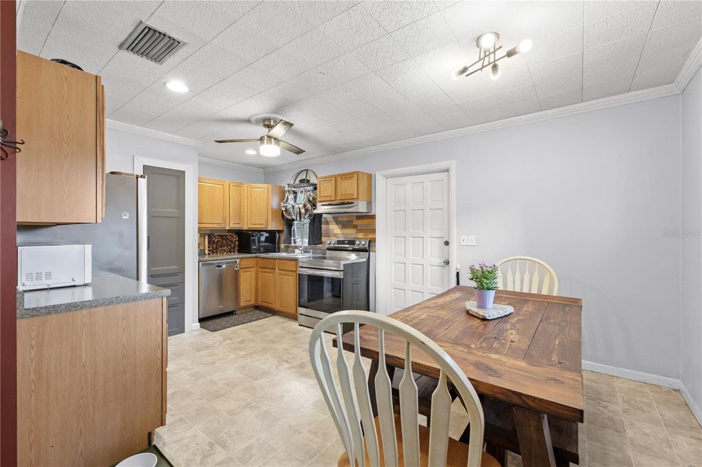 Image 12 of property listing at 3010 TOURAINE AVENUE, Orlando, FL 32812