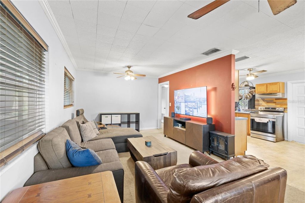 Image 21 of property listing at 3010 TOURAINE AVENUE, Orlando, FL 32812
