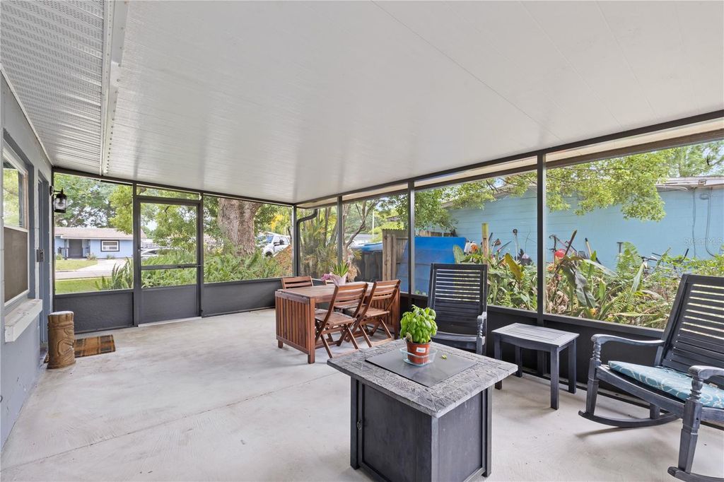 Image 5 of property listing at 3010 TOURAINE AVENUE, Orlando, FL 32812