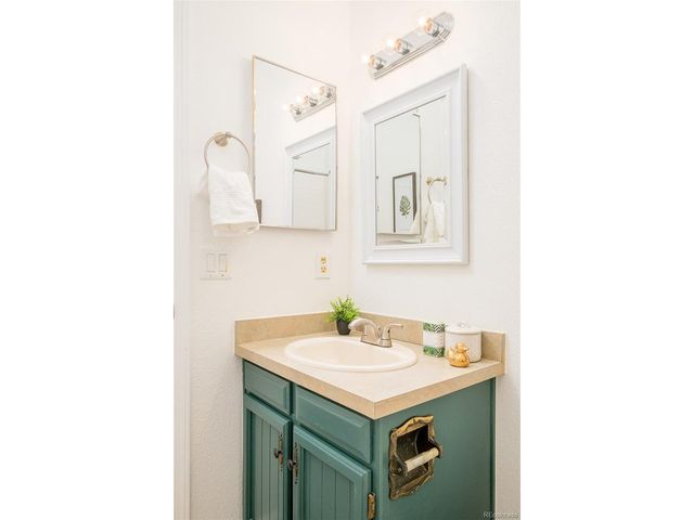 10037 Clayton St, Thornton, CO 80229