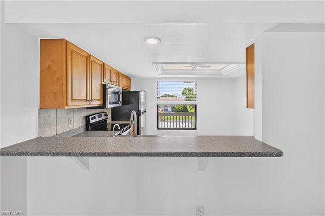 4708 SW 8th PL 201, Cape Coral, FL 33914