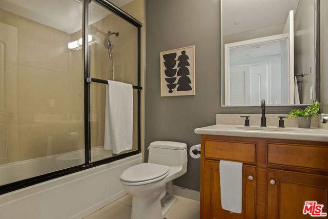 837 N Hudson Avenue 402, Los Angeles, CA 90038