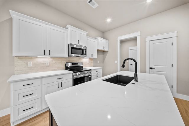 34 Lockhart Drive, Bella Vista, AR 72715