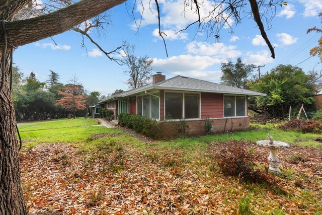 6750 Lakeview Dr, Carmichael, CA 95608