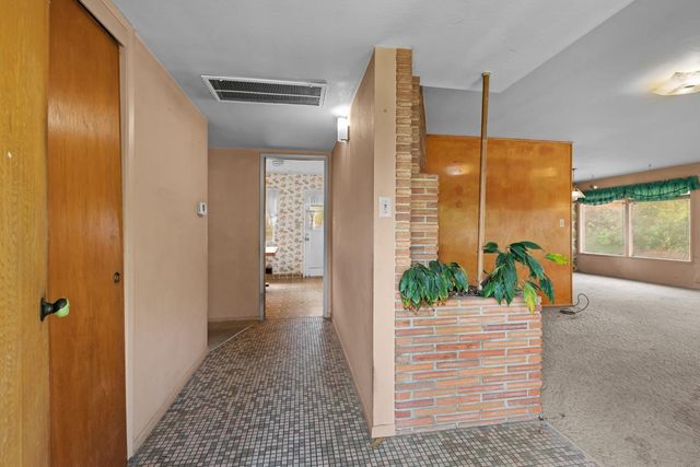 6750 Lakeview Dr, Carmichael, CA 95608