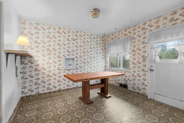 6750 Lakeview Dr, Carmichael, CA 95608