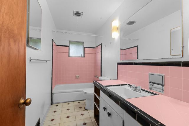 6750 Lakeview Dr, Carmichael, CA 95608