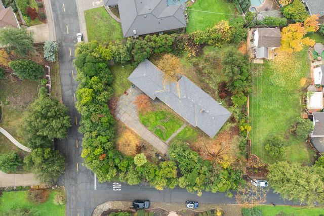 6750 Lakeview Dr, Carmichael, CA 95608