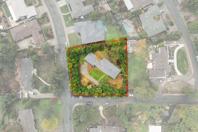 6750 Lakeview Dr, Carmichael, CA 95608