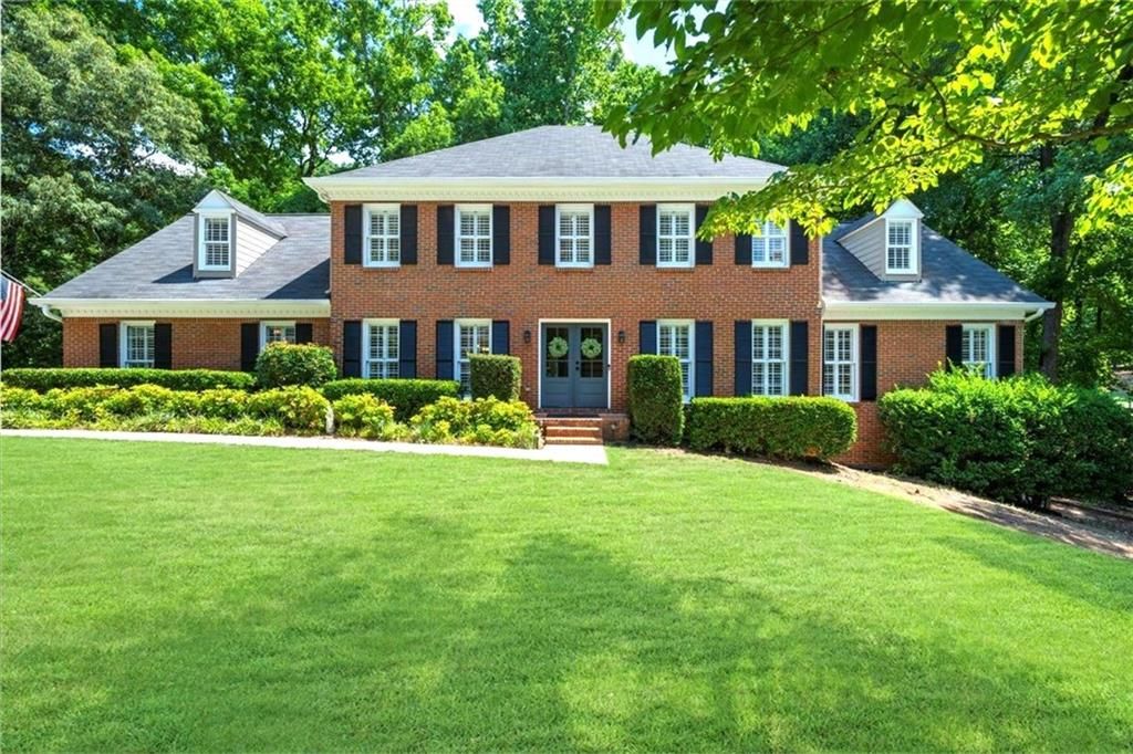 2815 Laurel Green Court, Roswell, GA 30076