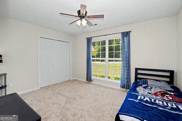 102 Greenfield Lane, Grantville, GA 30220