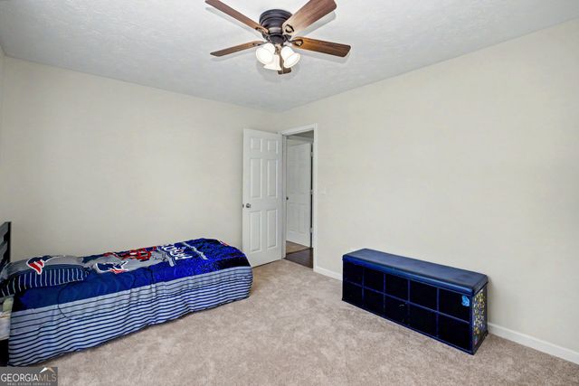 102 Greenfield Lane, Grantville, GA 30220