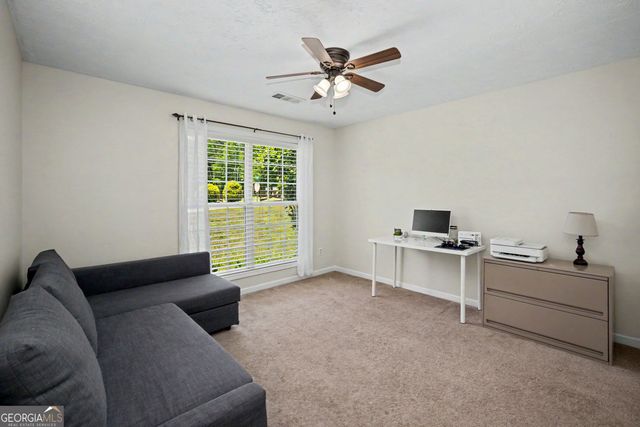 102 Greenfield Lane, Grantville, GA 30220